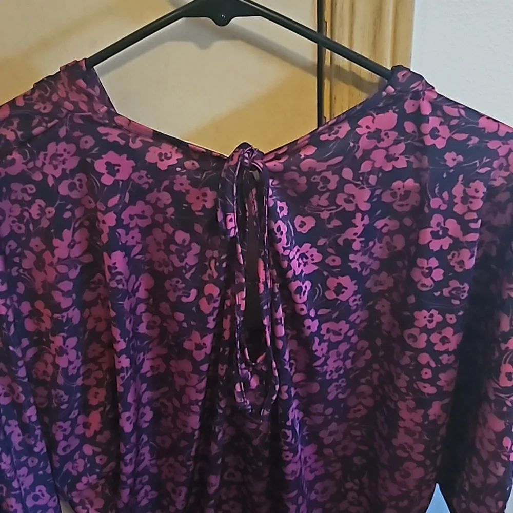 Top - Picture 3 of 4